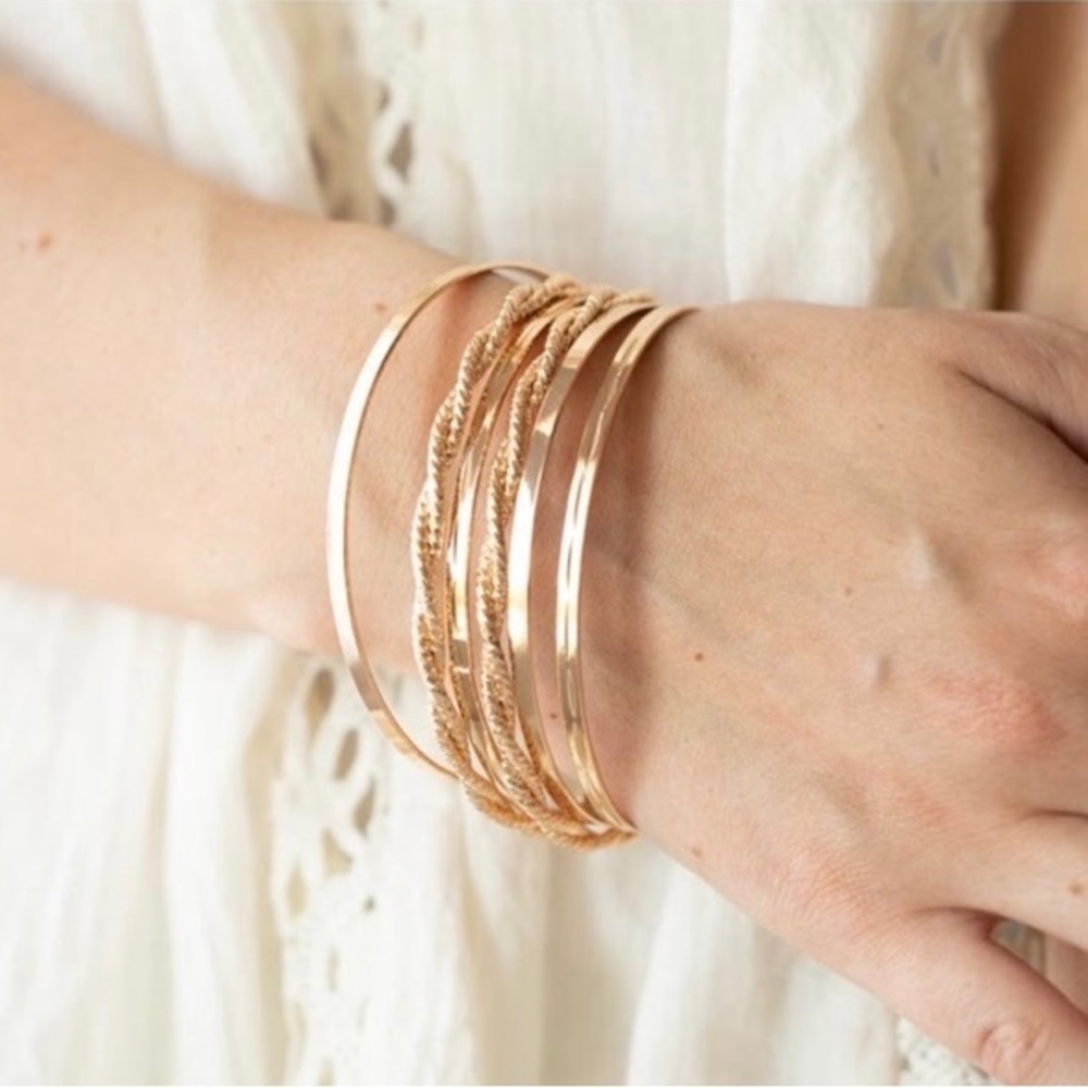 🌟4/$10 All Paparazzi jewelry Sensational Shimmer Gold Bracelet